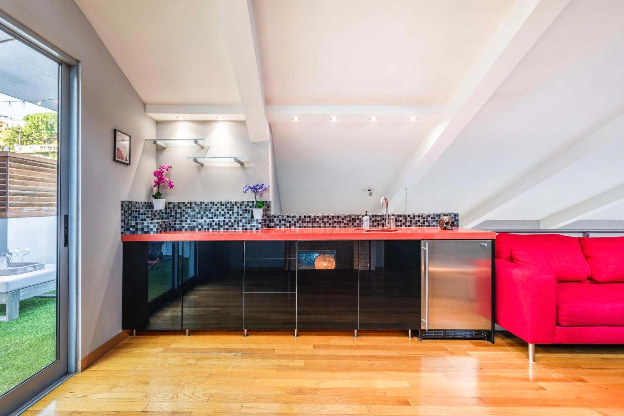 Casa vacanze 6mil 5br Sunset Strip Jetliner Oasis