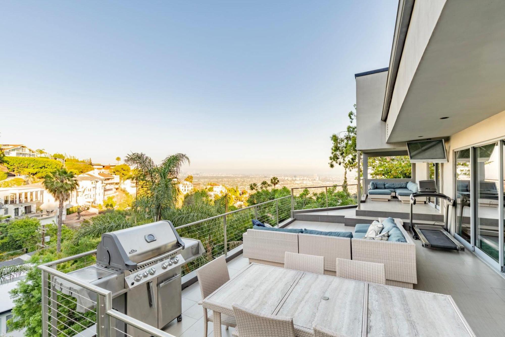 6mil 5br Sunset Strip Jetliner Oasis Casa vacanze